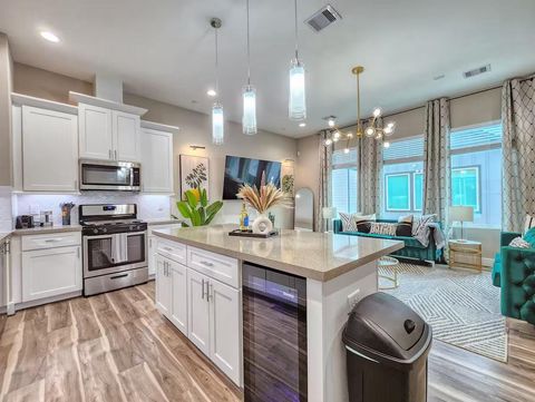 Photo of 240 Julia Street #B, Houston, TX 77022 (MLS # 94060804)