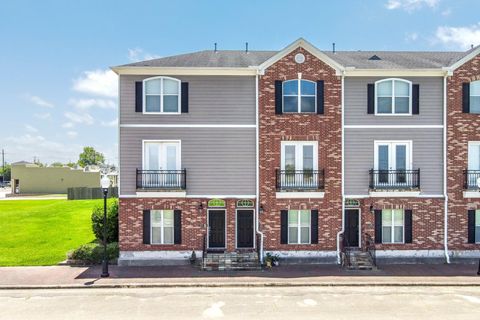 Photo of 620 Cathedral Square, Beaumont, TX 77701 (MLS # 7763765)