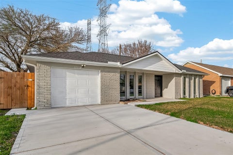 Photo of 11118 Stroud Drive, Houston, TX 77072 (MLS # 87988005)