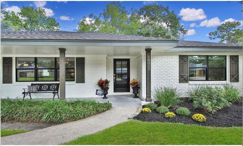 Photo of 10322 Shadow Wood Drive, Houston, TX 77043 (MLS # 4416042)