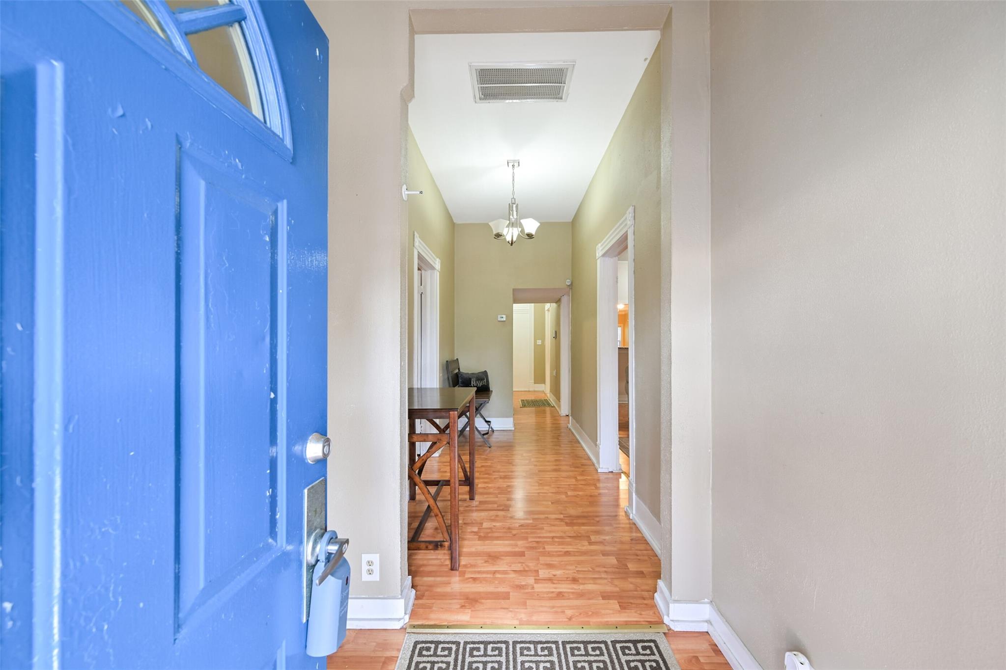 2809 Bernardo De Galvez Avenue