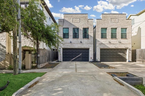 Photo of 921 W 21st Street, Houston, TX 77008 (MLS # 67328682)