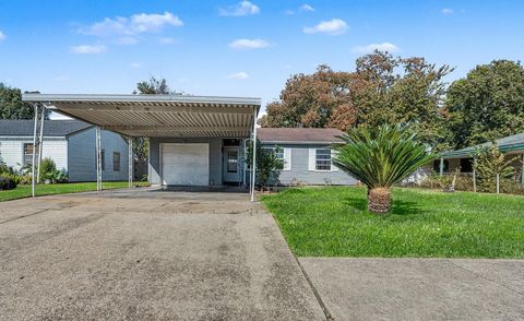 Photo of 719 Burke Road, Pasadena, TX 77506 (MLS # 98537227)