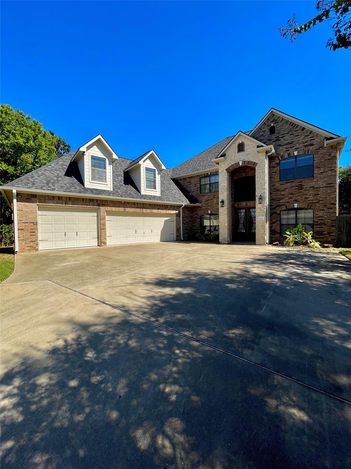 4138 Lakepointe Forest Drive