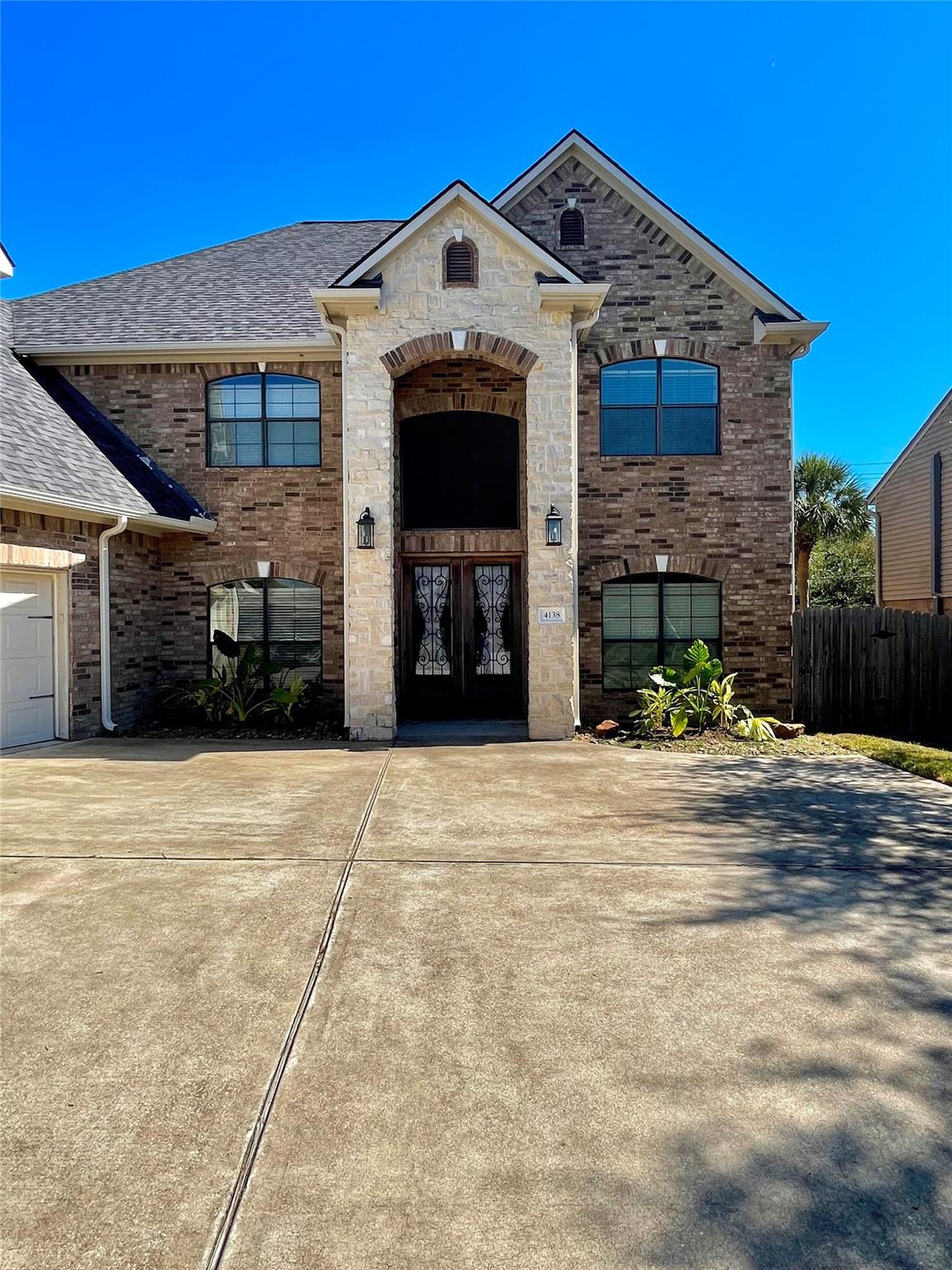 4138 Lakepointe Forest Drive