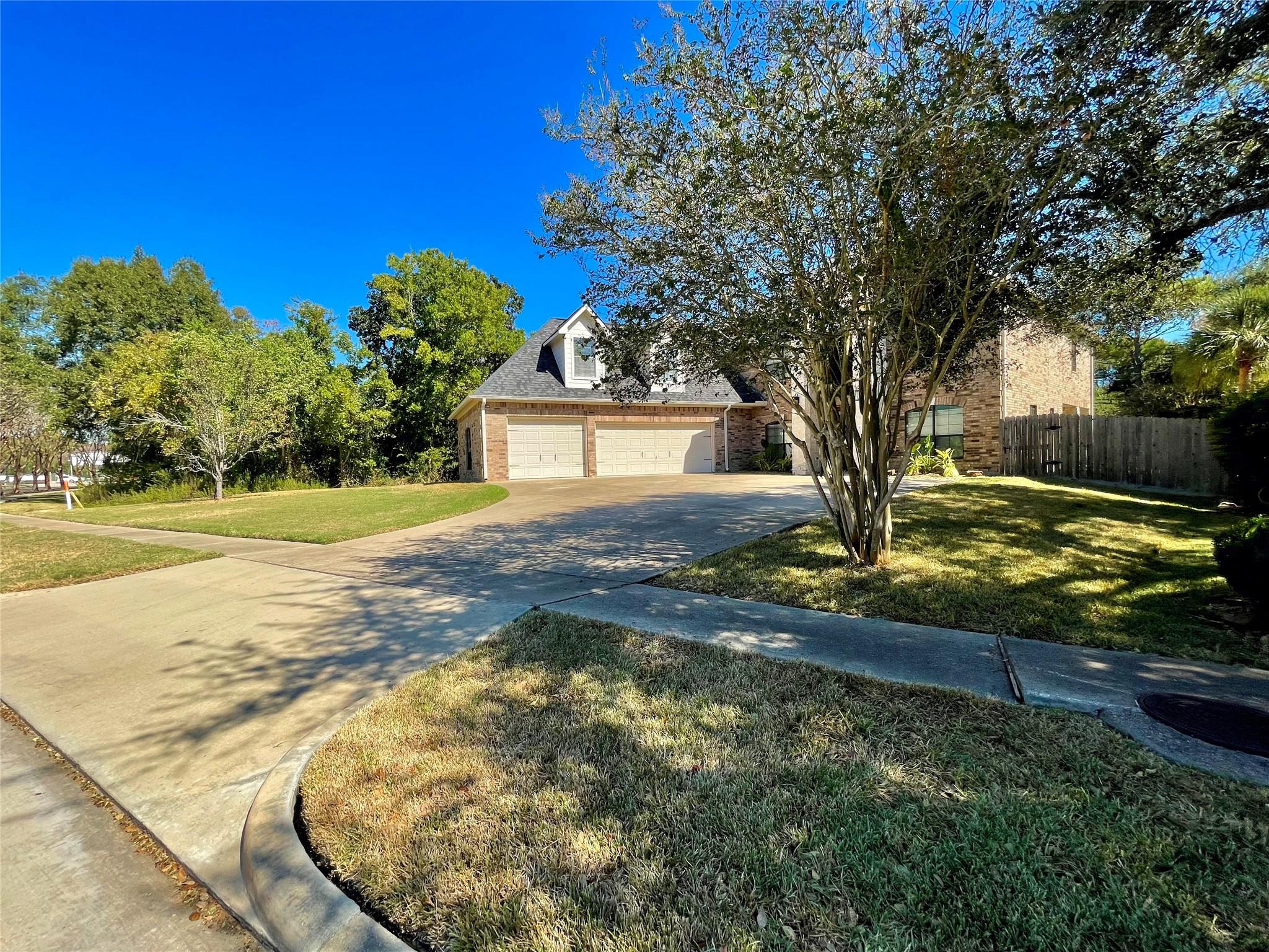 4138 Lakepointe Forest Drive