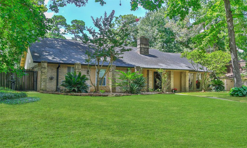Photo of 3110 Parkdale Drive, Houston, TX 77339 (MLS # 74162706)