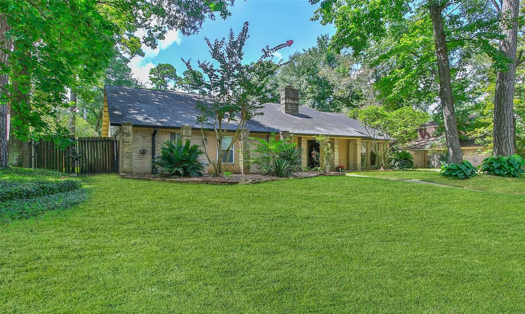 Photo of 3110 Parkdale Drive, Houston, TX 77339 (MLS # 74162706)