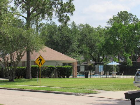 Photo of 3926 Summit Valley Drive, Houston, TX 77082 (MLS # 46526969)