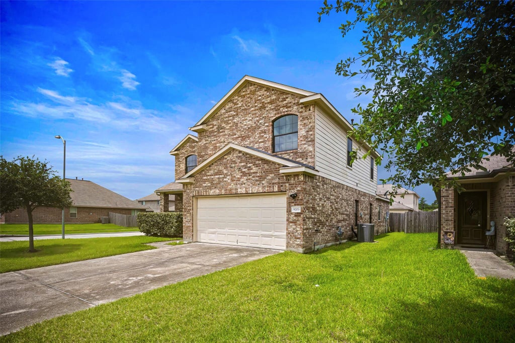 Photo of 9203 Sasson Boulevard, Houston, TX 77044 (MLS # 36744566)