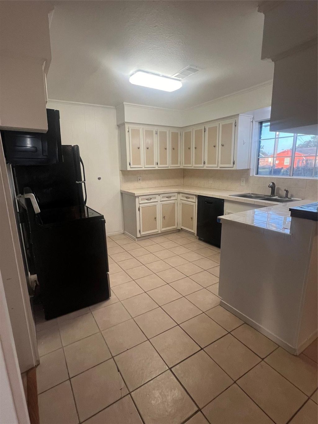 Photo of 721 S 3rd Street, La Porte, TX 77571 (MLS # 67903807)