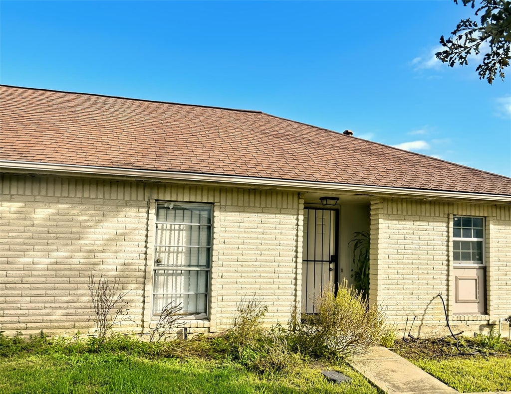 Photo of 7325 Cook Road, Houston, TX 77072 (MLS # 90615183)