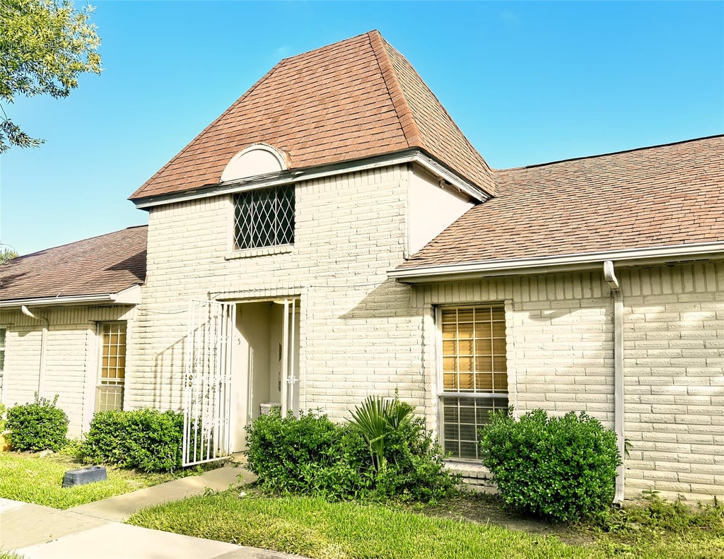 Photo of 7325 Cook Road, Houston, TX 77072 (MLS # 90615183)