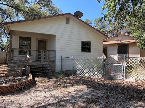 Homes For Sale - 542 Greenwood Street<br/> Canyon Lake, TX 78133