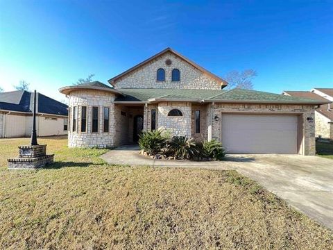 Photo of 6030 Queens Court, Orange, TX 77630 (MLS # 70252488)