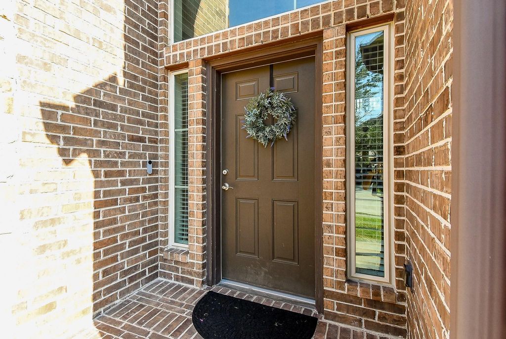 Photo of 13513 S Canyon Gale Lane, Pearland, TX 77584 (MLS # 40708843)