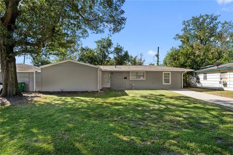 Photo of 6138 Kenilwood Drive, Houston, TX 77033 (MLS # 79528321)