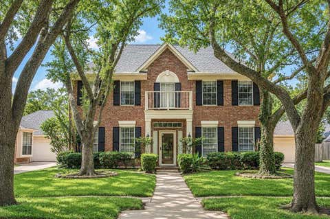 Photo of 2010 Claire Court, Sugar Land, TX 77478 (MLS # 16379549)