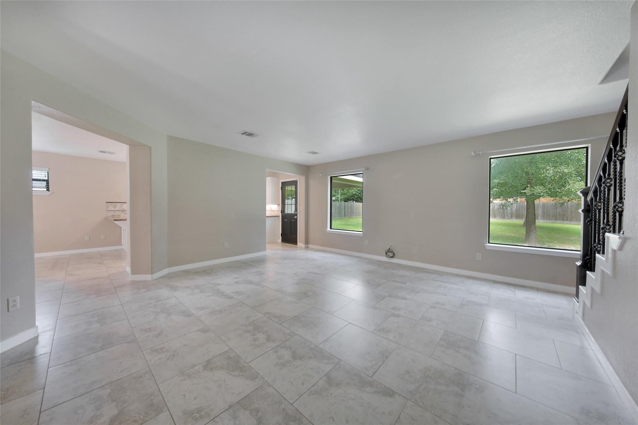 710 W Rollingwood