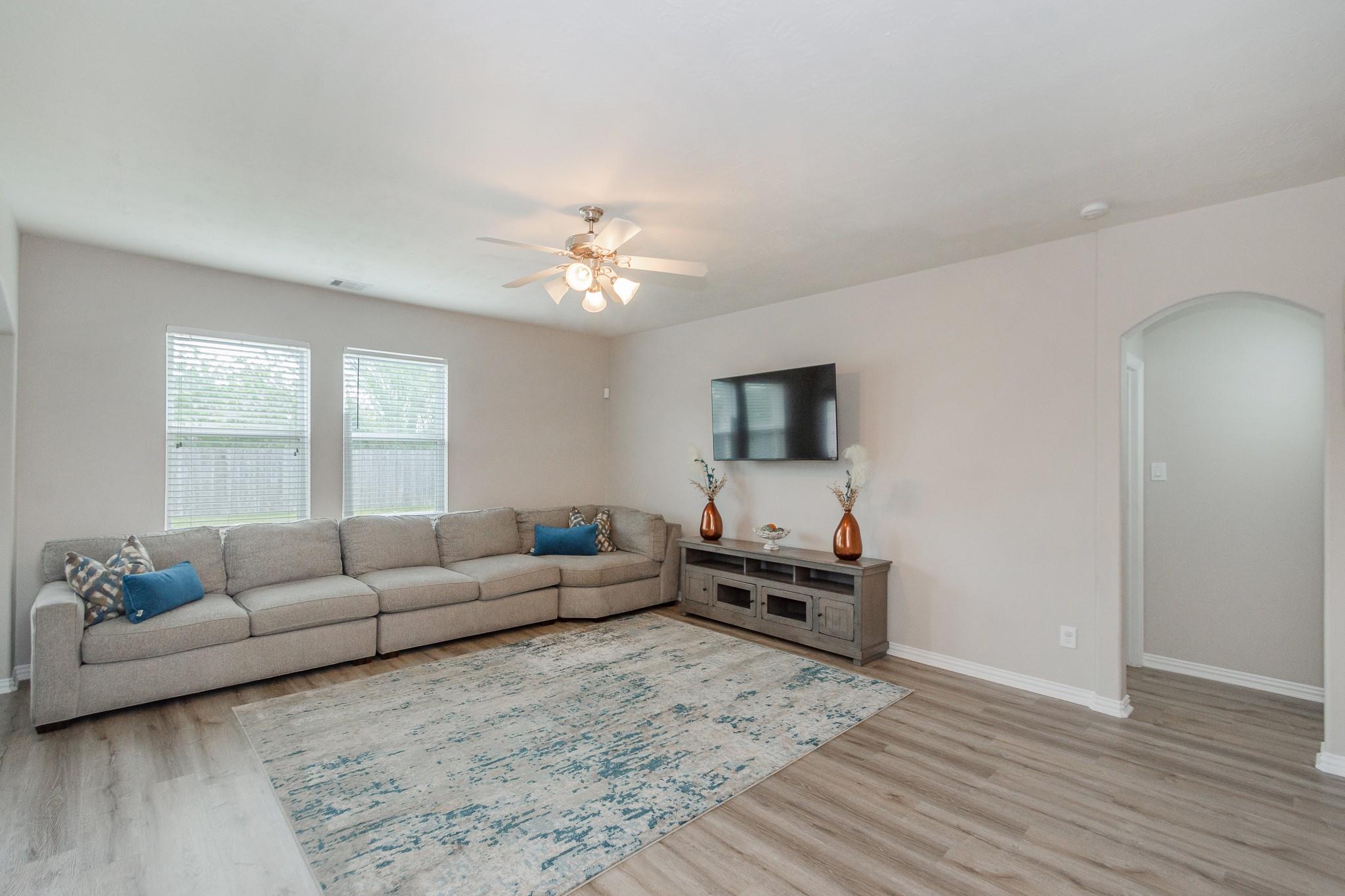 4907 Applewood Crest Lane