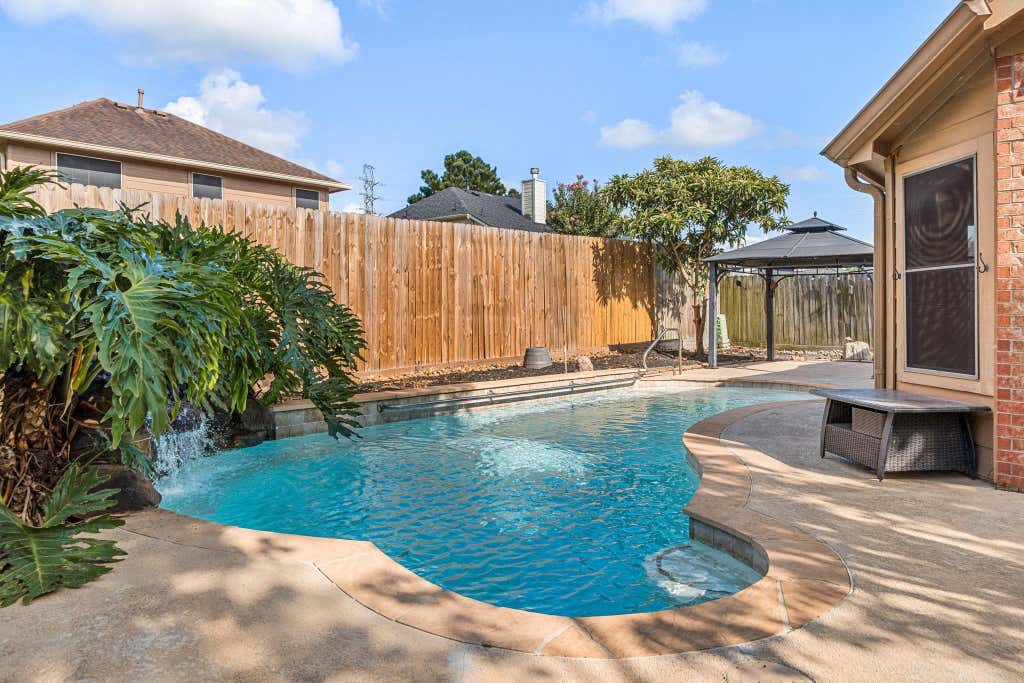 Photo of 310 Cedar Lake Drive, League City, TX 77573 (MLS # 77169253)