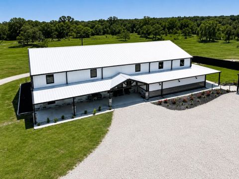 Photo of 1235 Kelley Woods Lane, Franklin, TX 77856 (MLS # 39516262)