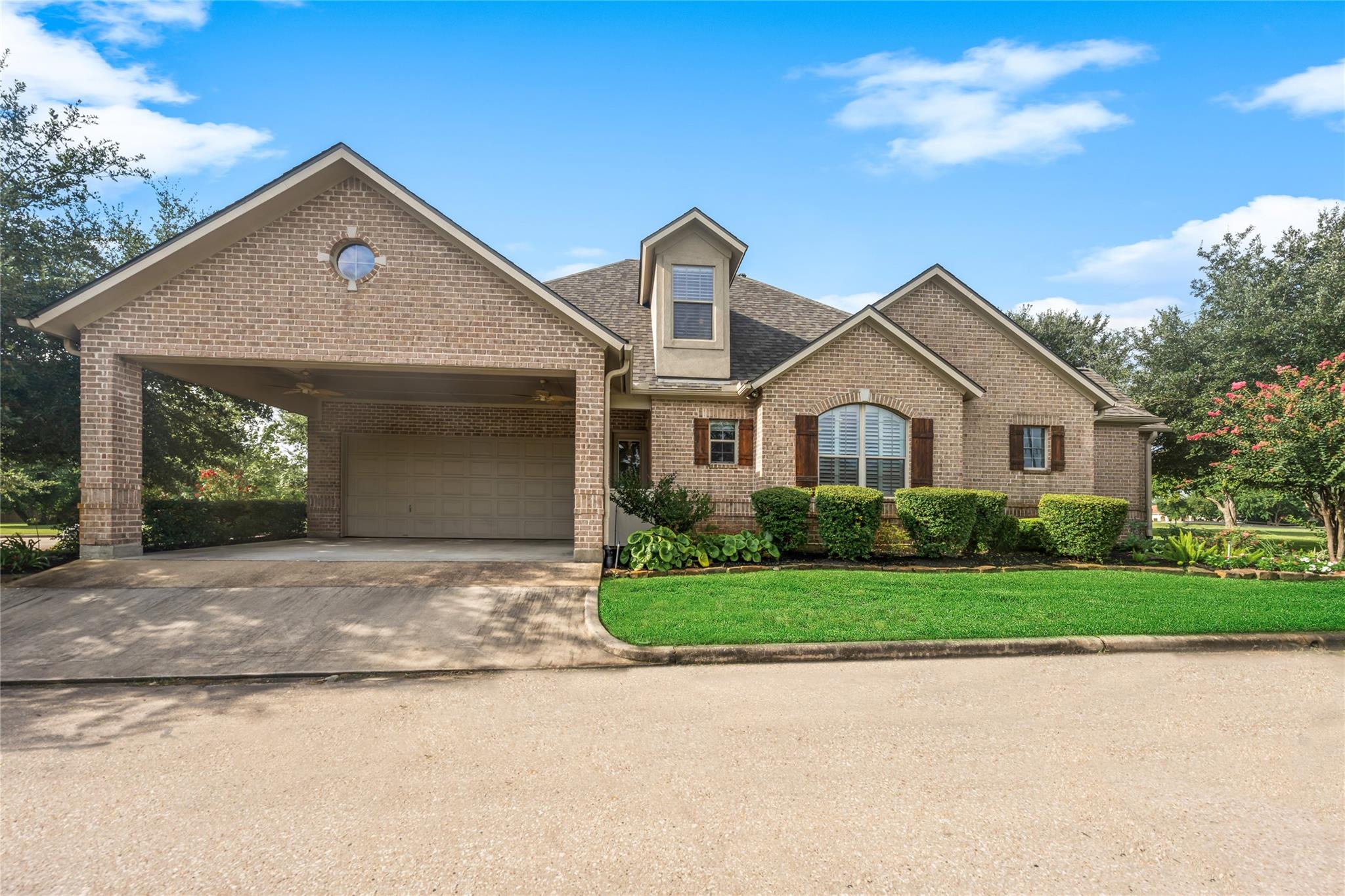 166 Hillsborough Drive W
