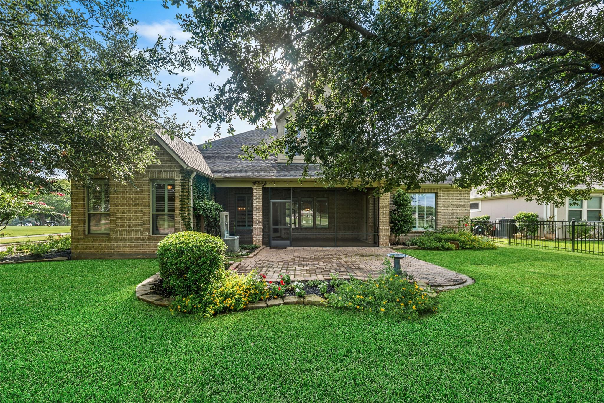 166 Hillsborough Drive W