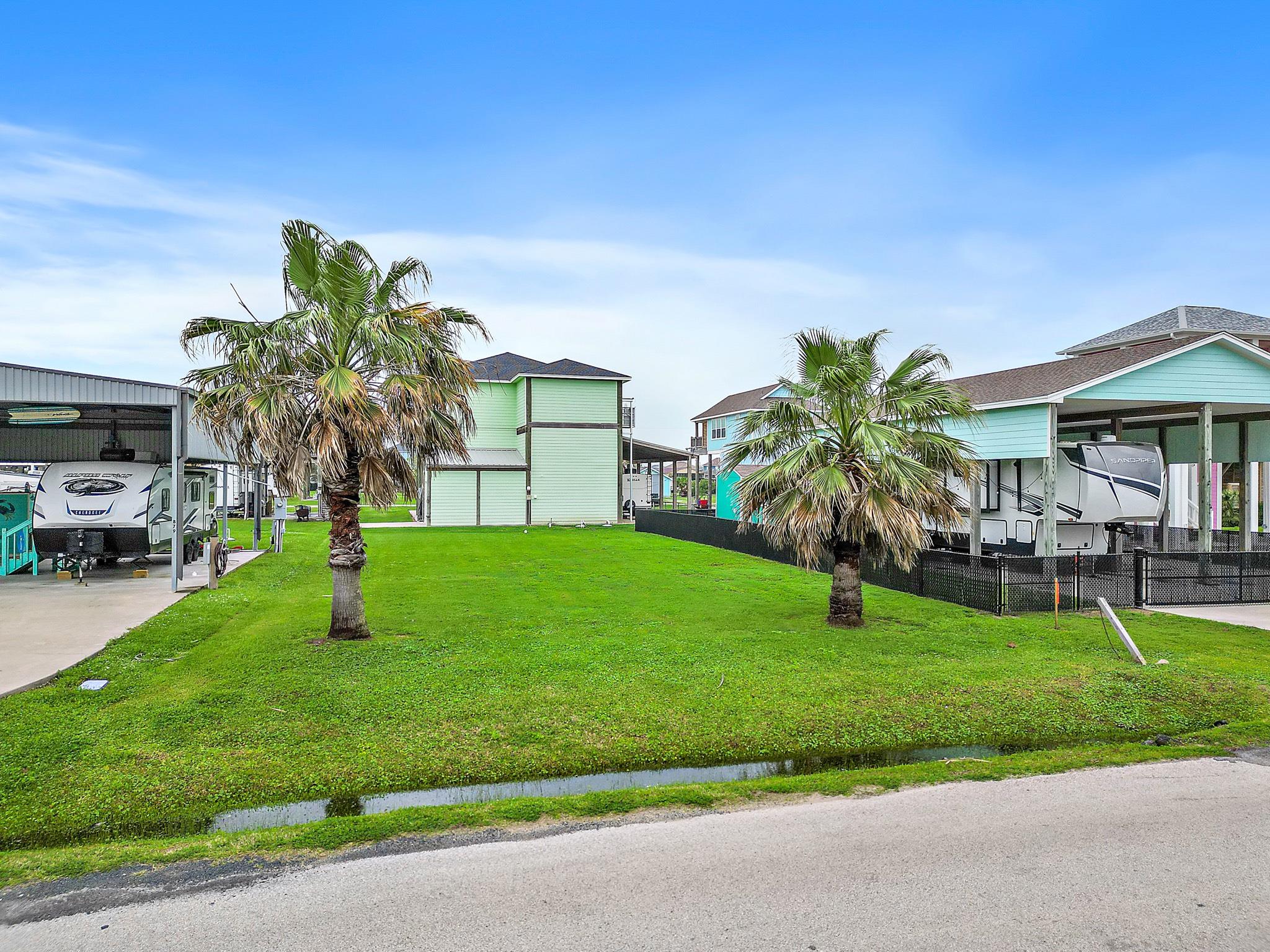 883 East Road