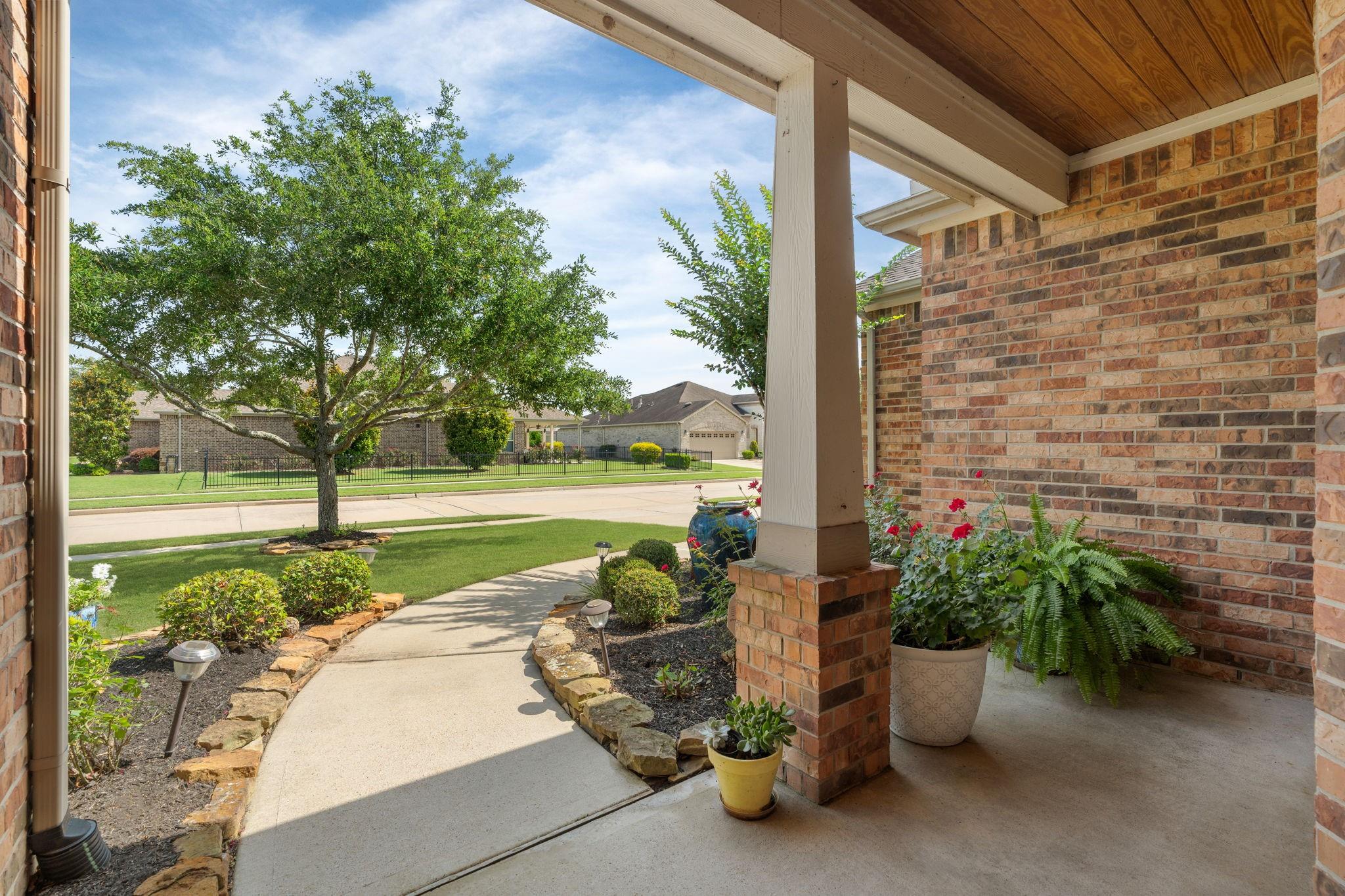 4022 Swallow Tail Way