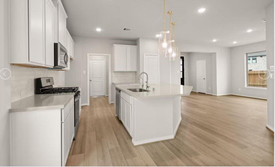 3215 Raintree Crescent Trail
