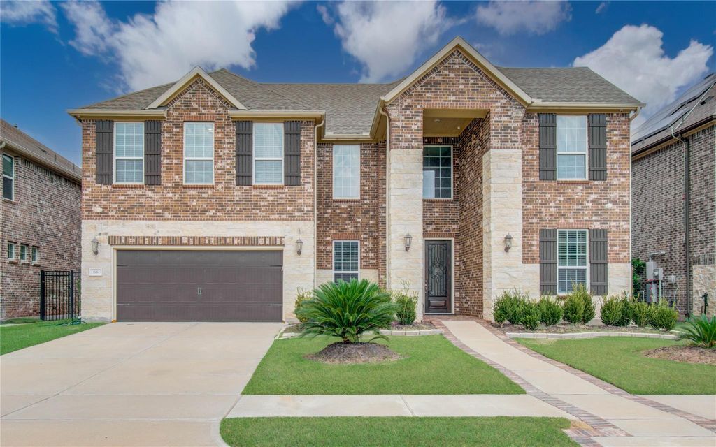 Photo of 66 Zenith Lane, Sugar Land, TX 77498 (MLS # 70762701)