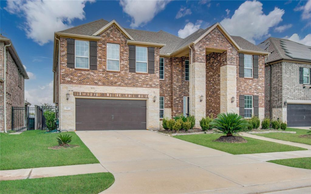 Photo of 66 Zenith Lane, Sugar Land, TX 77498 (MLS # 70762701)