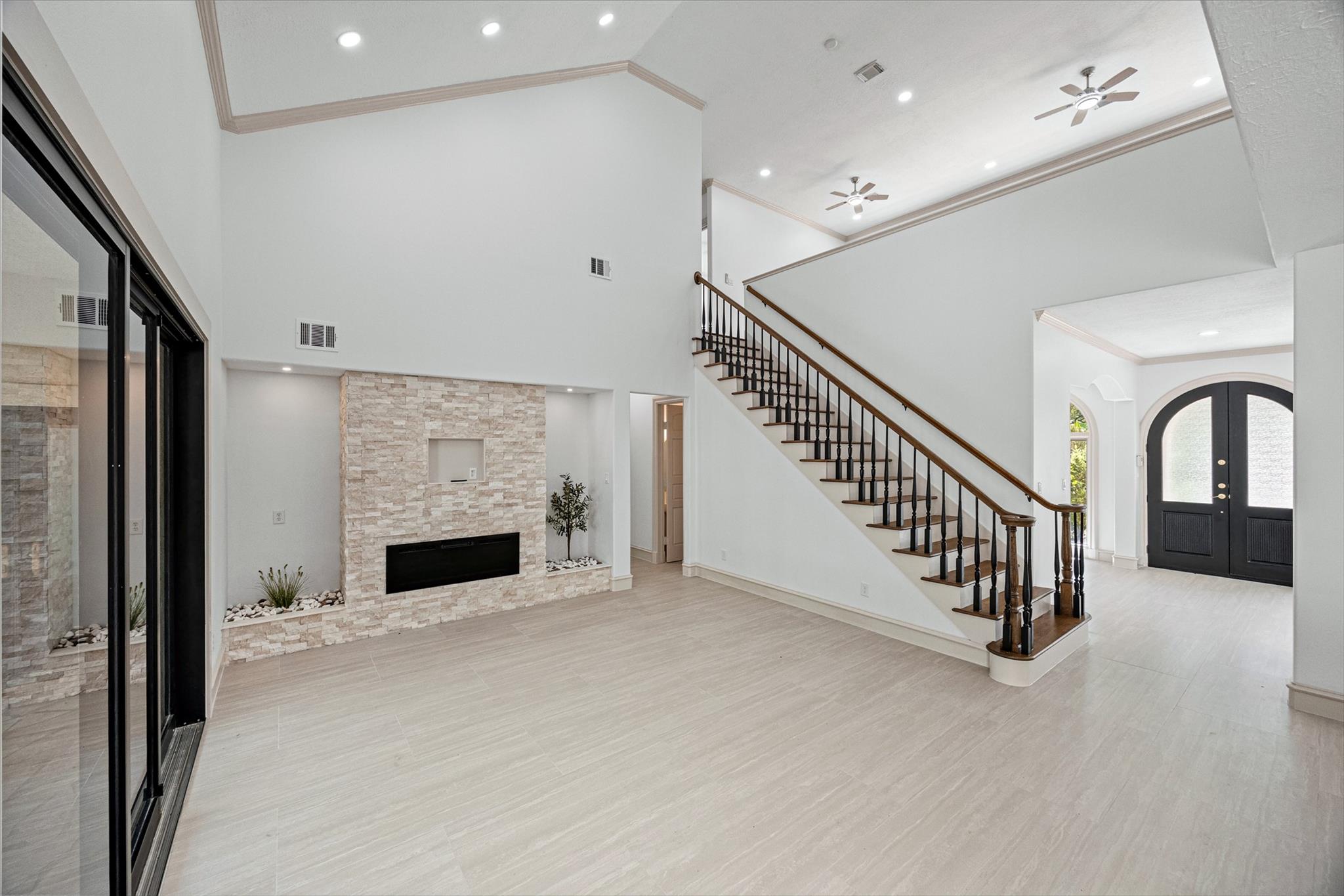 1207 Vista Del Lago Drive