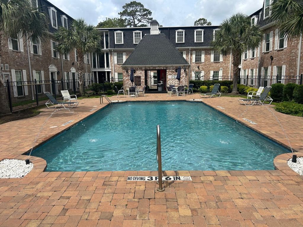 Photo of 359 N Post Oak Lane #121, Houston, TX 77024 (MLS # 78093424)