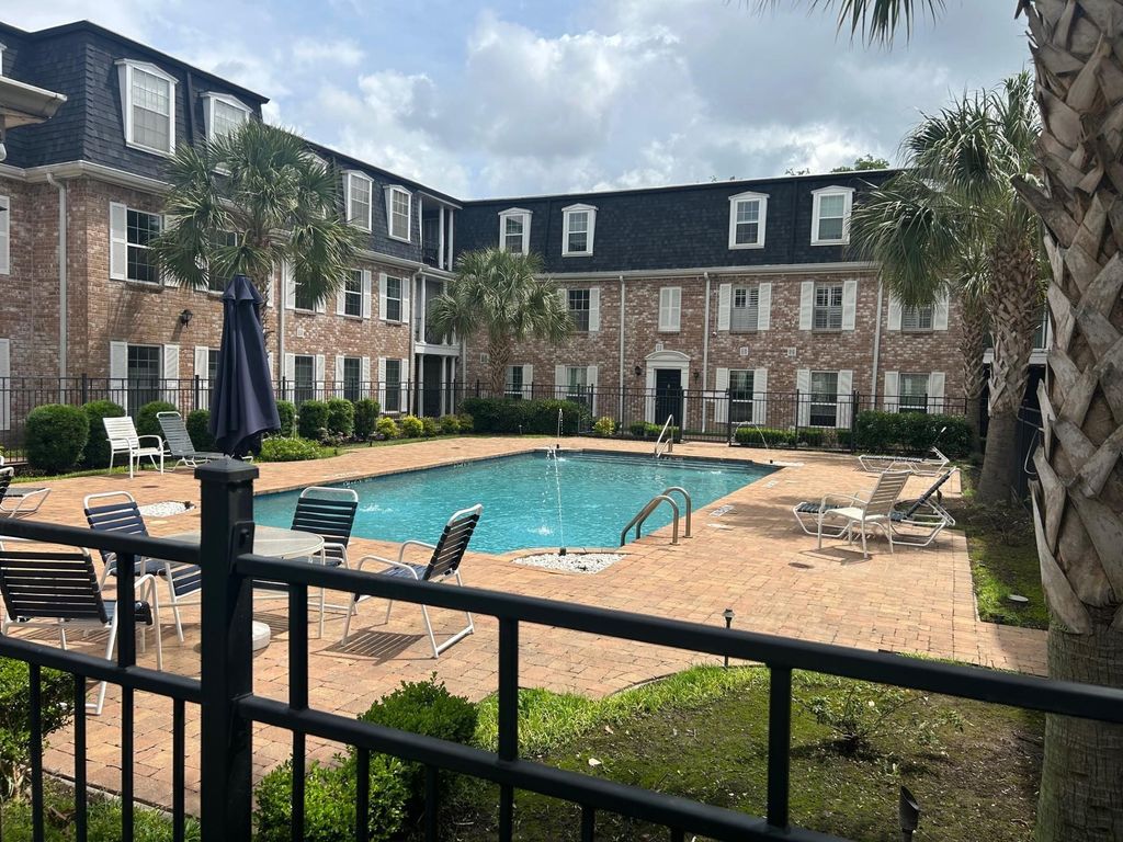 Photo of 359 N Post Oak Lane #121, Houston, TX 77024 (MLS # 78093424)