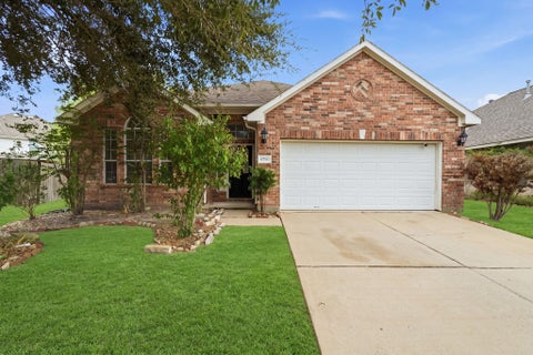 Photo of 6714 Chester Oak Drive, Houston, TX 77083 (MLS # 82264435)