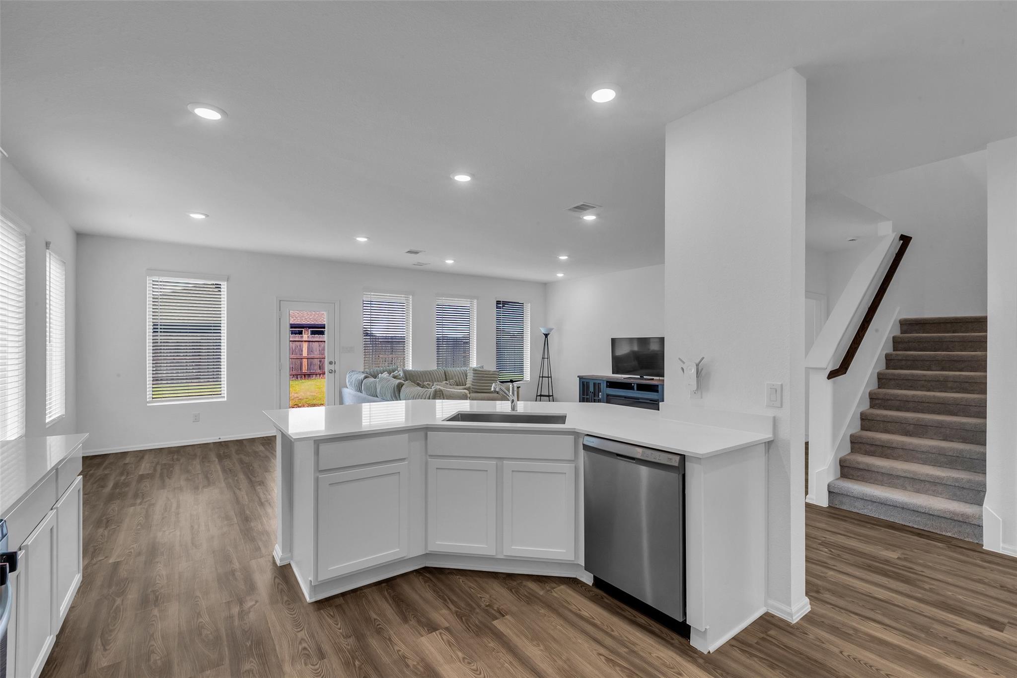 1815 Hyde Acres Street