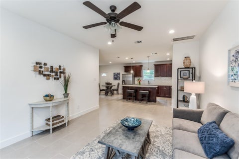Homes For Rent - 118 Sylvester Road<br/> Houston, TX 77009