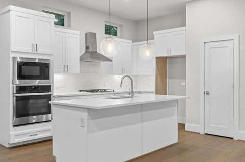 Photo of 836 Fisher Street #D, Houston, TX 77018 (MLS # 36542665)