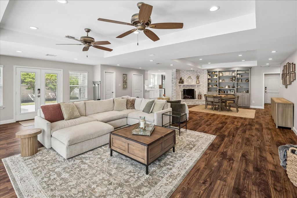 Photo of 2011 Willowmoss Court, Houston, TX 77008 (MLS # 19995260)