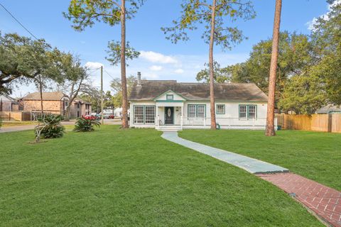 Apartment For Sale - 316 W Lang Street<br/> Alvin, TX 77511