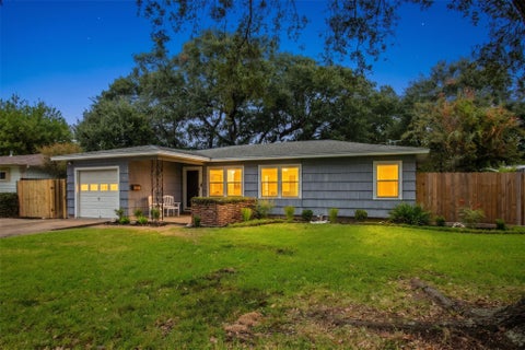 Photo of 1506 14th Avenue N, Texas City, TX 77590 (MLS # 96017192)