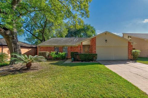 Photo of 15802 Mill Point Drive, Houston, TX 77059 (MLS # 20222653)