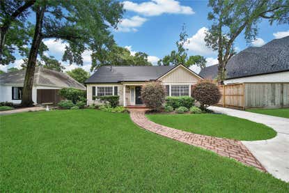 1583 Sue Barnett Dr – Investment Home