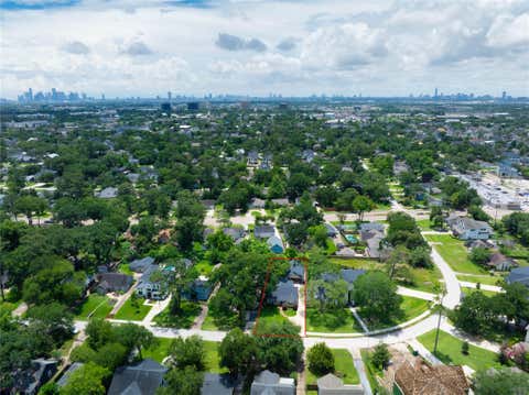 Tiny photo for 1583 Sue Barnett Drive, Houston, TX 77018 (MLS # 49060730)