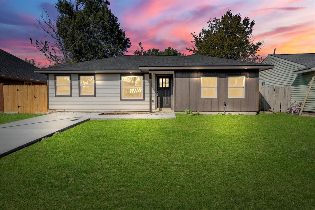 Photo of 2311 Pomona Drive, Pasadena, TX 77506 (MLS # 35064363)