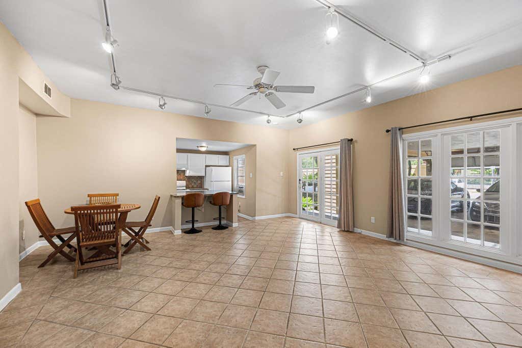 Photo of 702 Avondale Street, Houston, TX 77006 (MLS # 30839684)