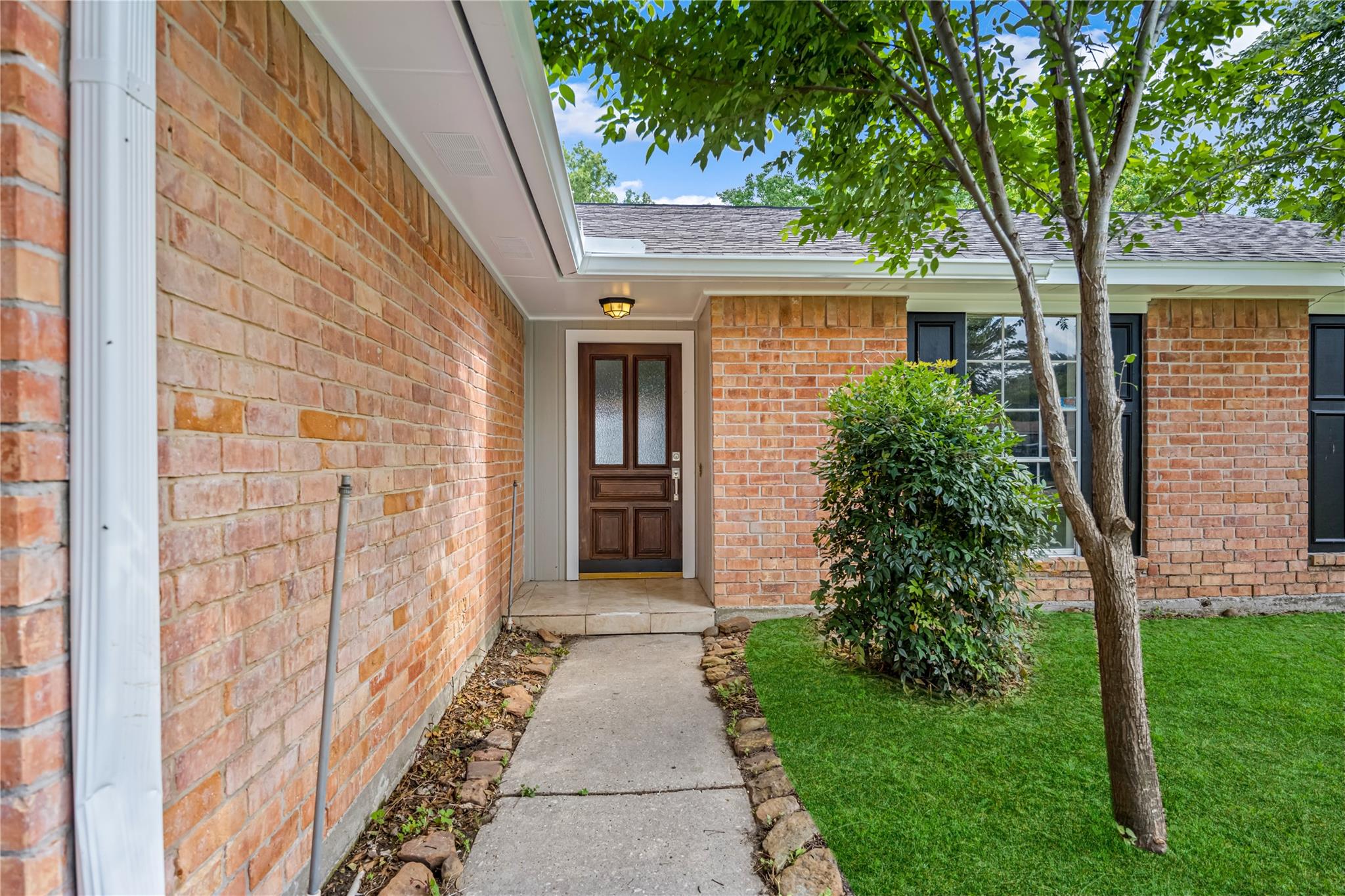 9806 Tanager Lane