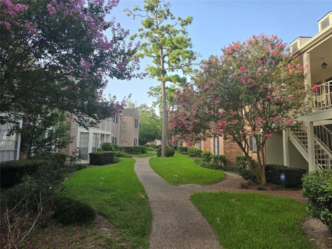Photo of 12968 Trail Hollow Drive #2968, Houston, TX 77079 (MLS # 10922080)